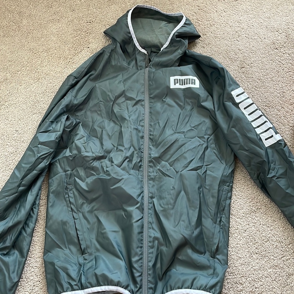 Puma windbreaker with hood & pockets